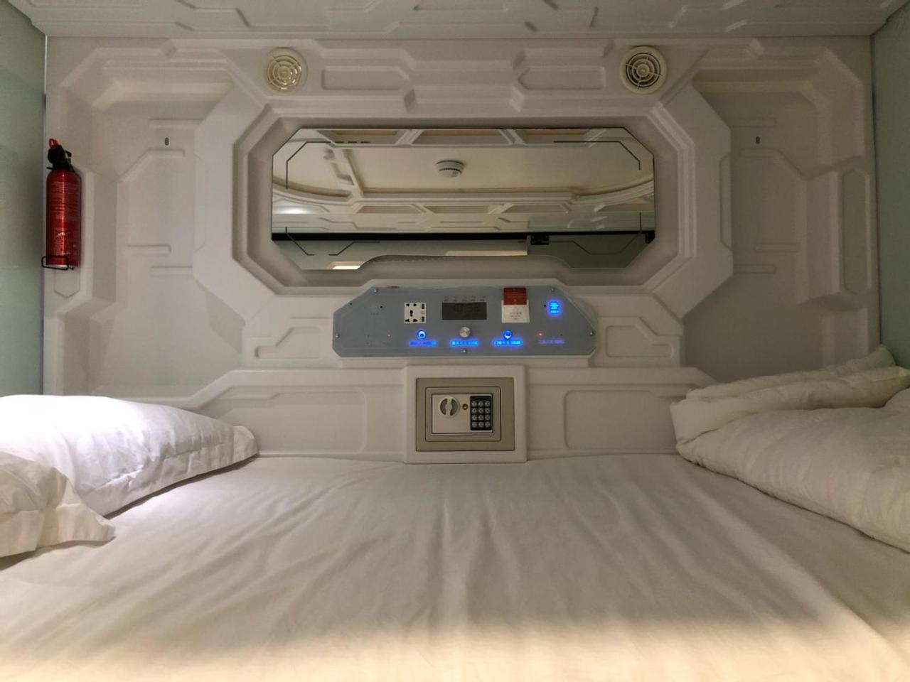 싱가포르 Oh My Pods 호스텔 외부 사진