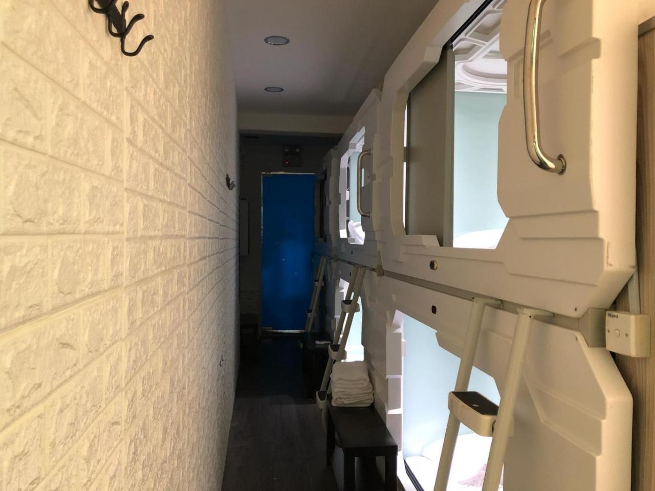 싱가포르 Oh My Pods 호스텔 외부 사진